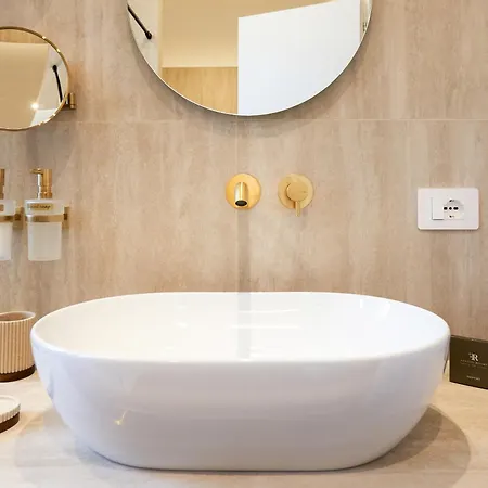 בית הארחה Fantini Rooms- Fori Imperiali 4*